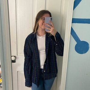 Gap untucked button up shirt